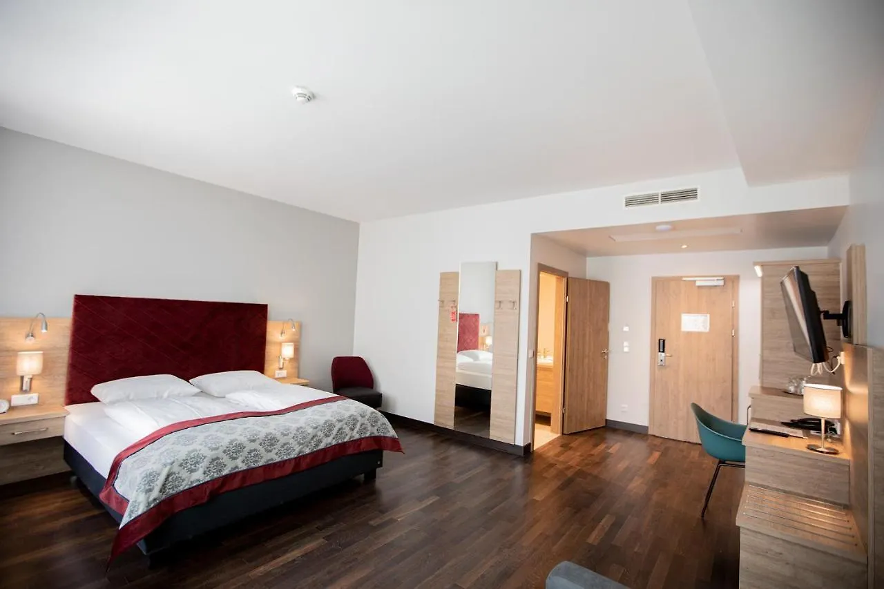 זלצבורג Hotel Elefant Family Business 2*,  אוסטריה